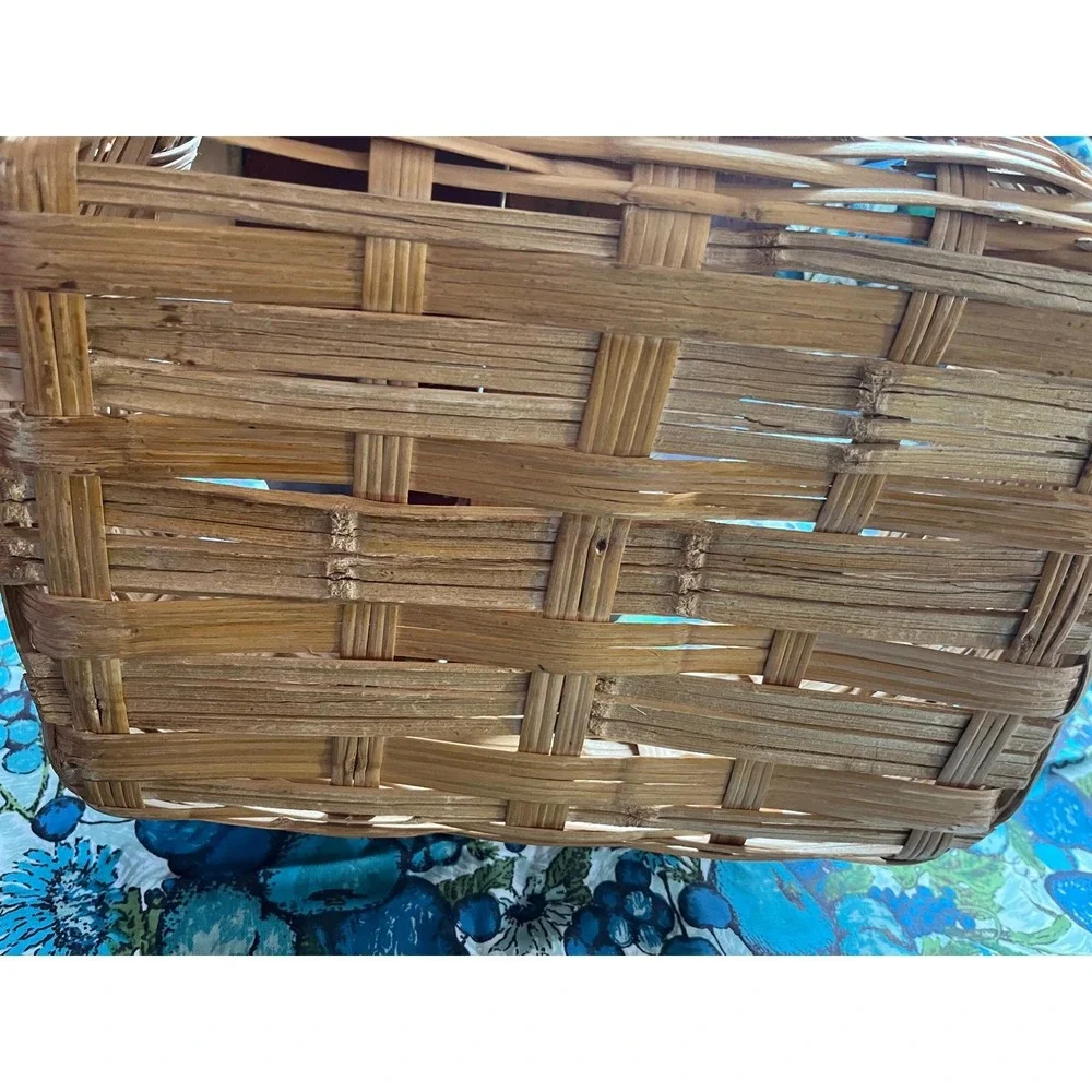 Vintage Wicker Picnic Basket Inlaid Wood Slat Split‎ Lid Oval Woven Reed Handle